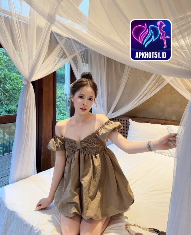 Ava Hall-APKHOT51.ID
